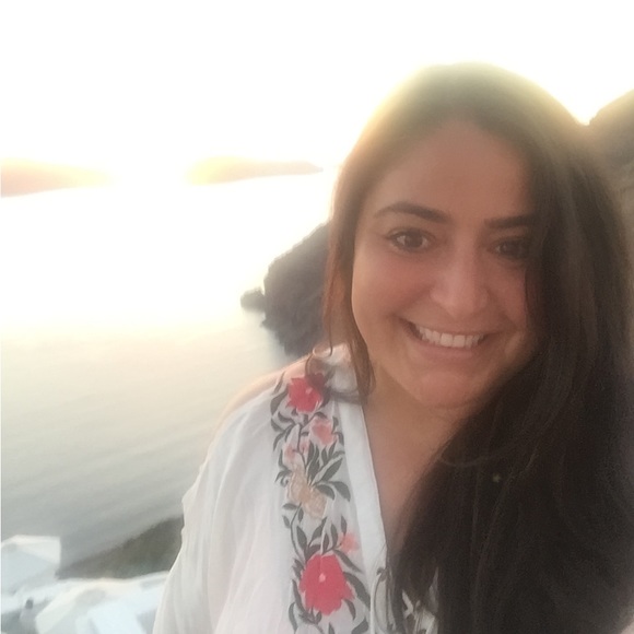 Meet your Posher, Nicole - Picture 1 of 1